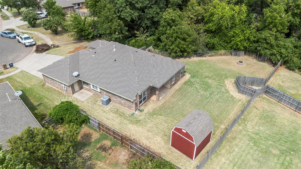 720 Hedgewood Drive Property Photo 33