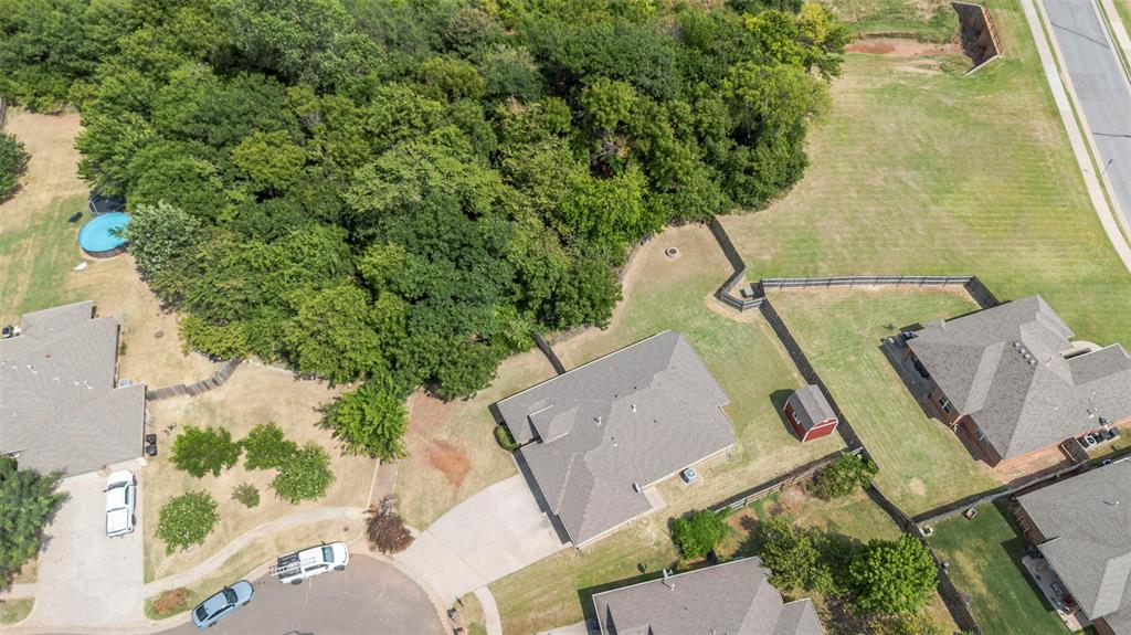 720 Hedgewood Drive Property Photo 34