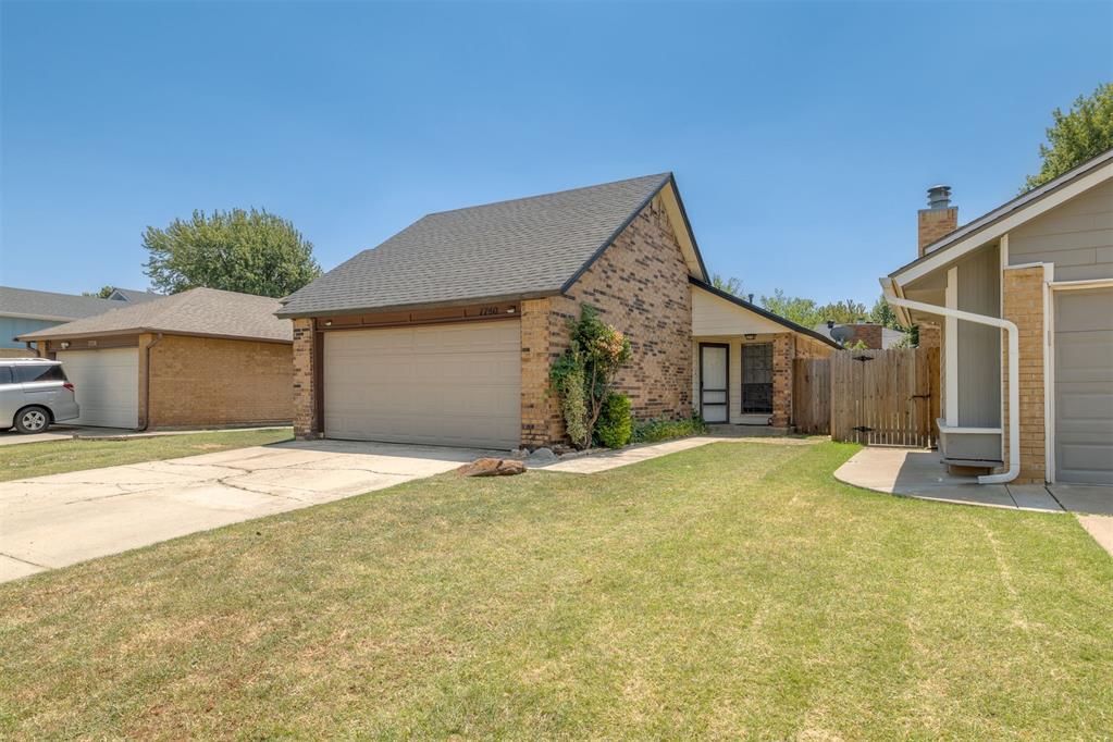 7740 Doris Drive Property Photo 3