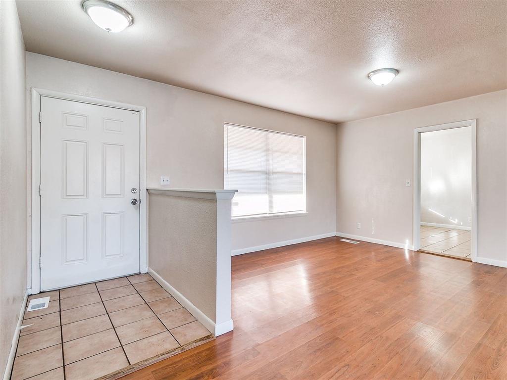 8420 N Harvey Place Property Photo 3