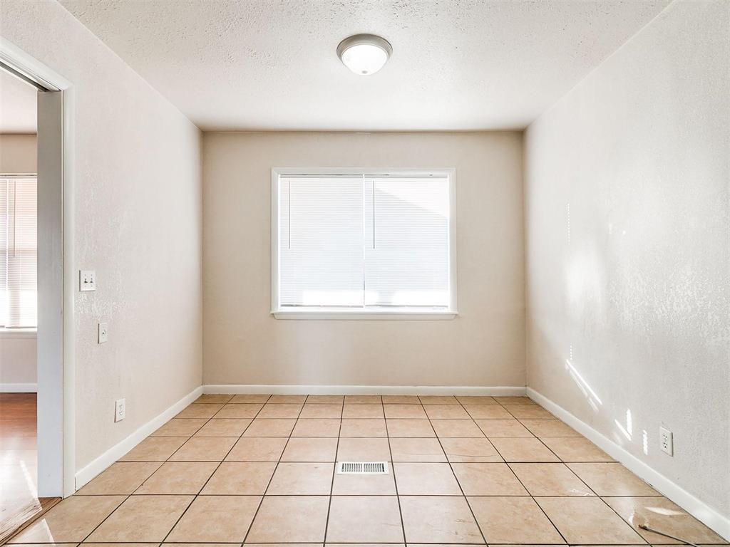 8420 N Harvey Place Property Photo 6