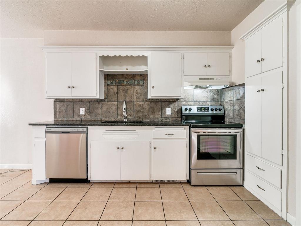8420 N Harvey Place Property Photo 7