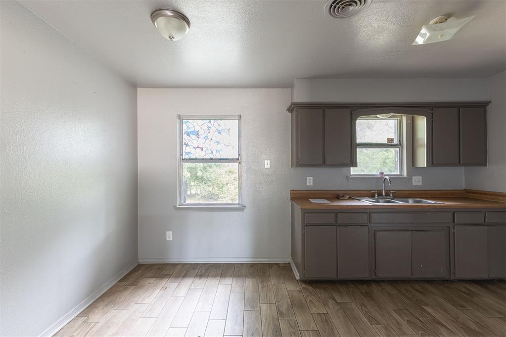 1500 Mcdonald Drive Property Photo 4