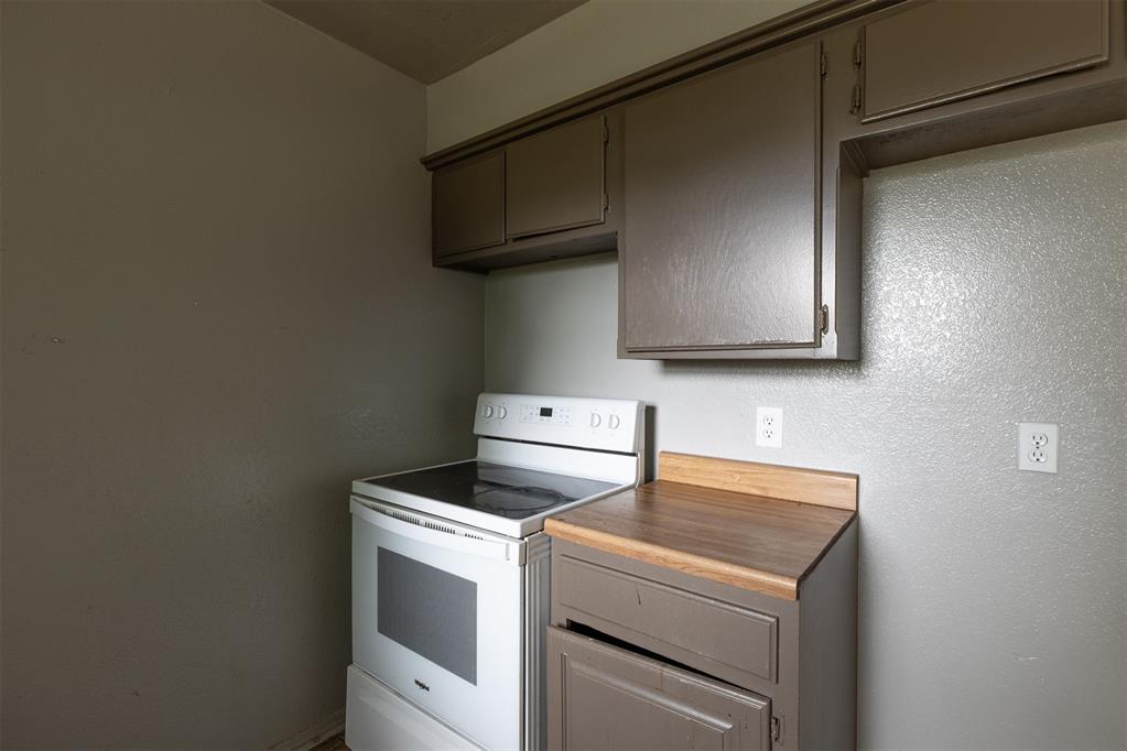 1500 Mcdonald Drive Property Photo 7