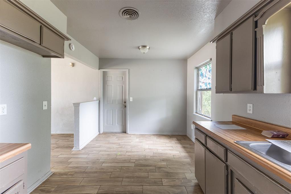 1500 Mcdonald Drive Property Photo 8