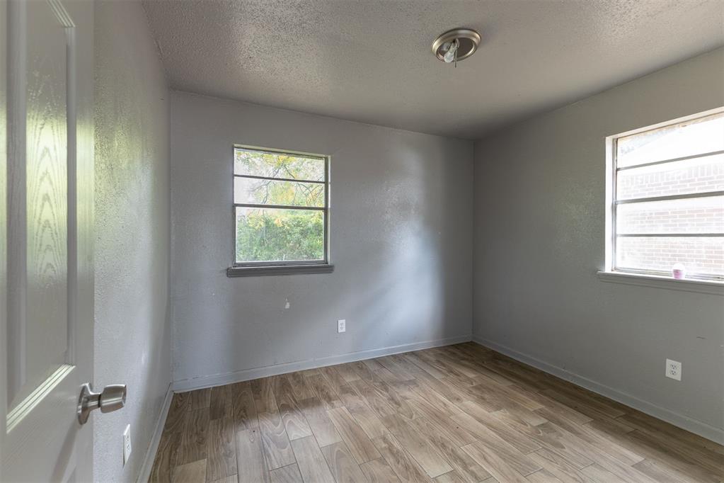 1500 Mcdonald Drive Property Photo 12