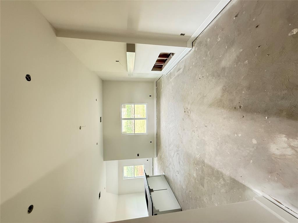 1320 Colonial Avenue Property Photo 3