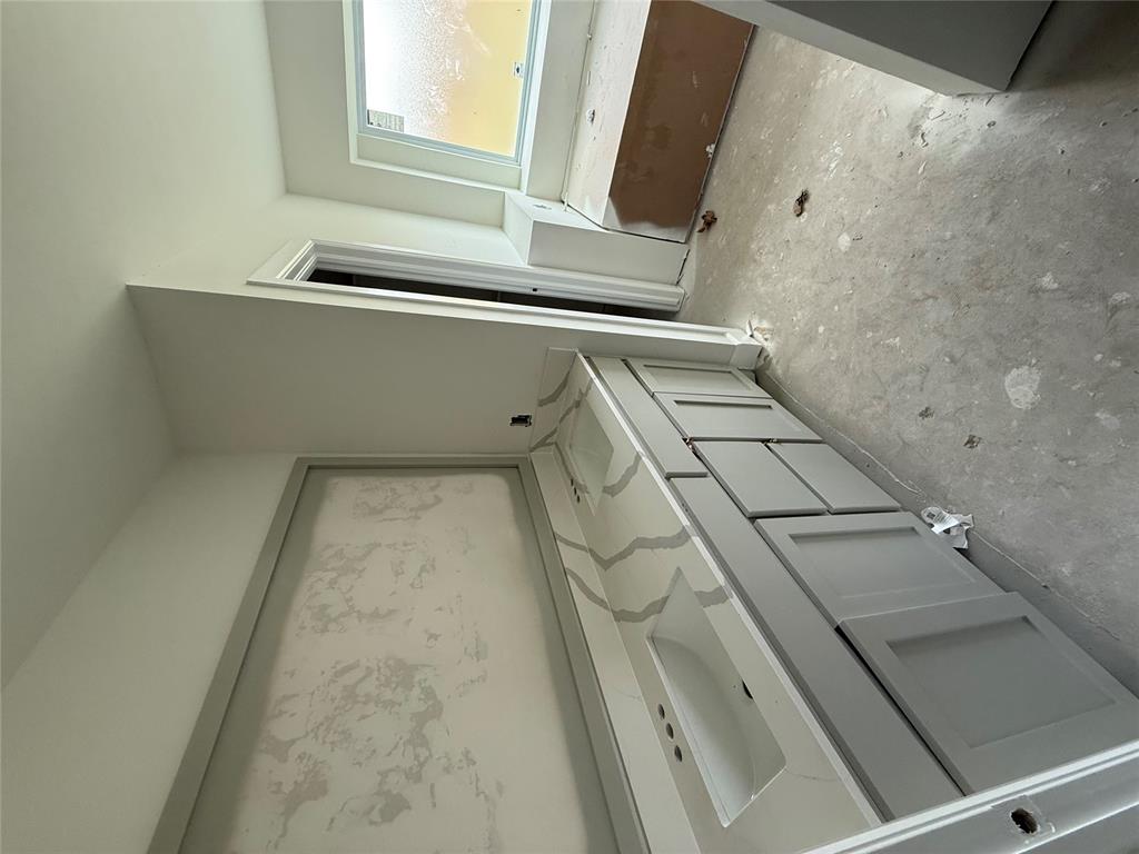 1320 Colonial Avenue Property Photo 8