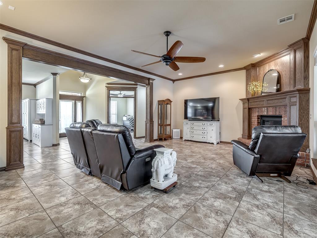 7701 Deer Meadow Drive Property Photo 8