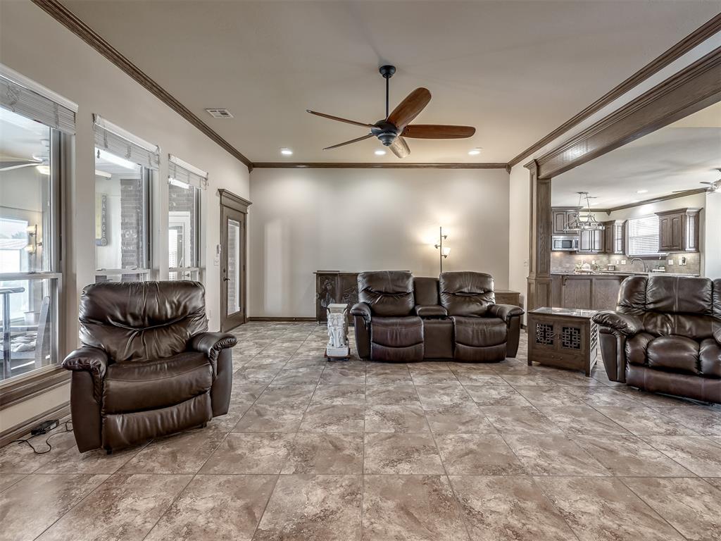 7701 Deer Meadow Drive Property Photo 9
