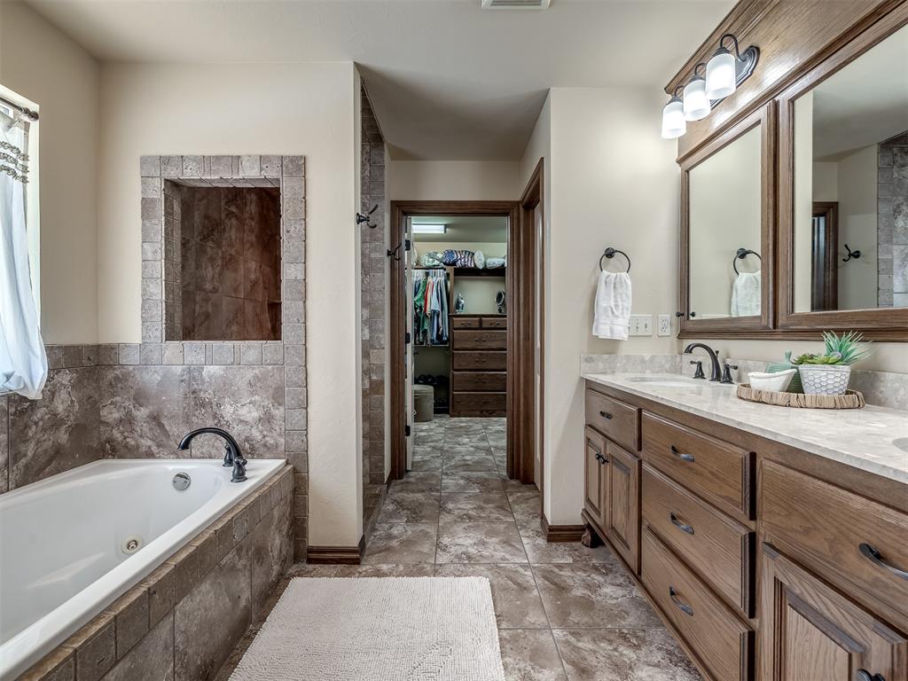 7701 Deer Meadow Drive Property Photo 23