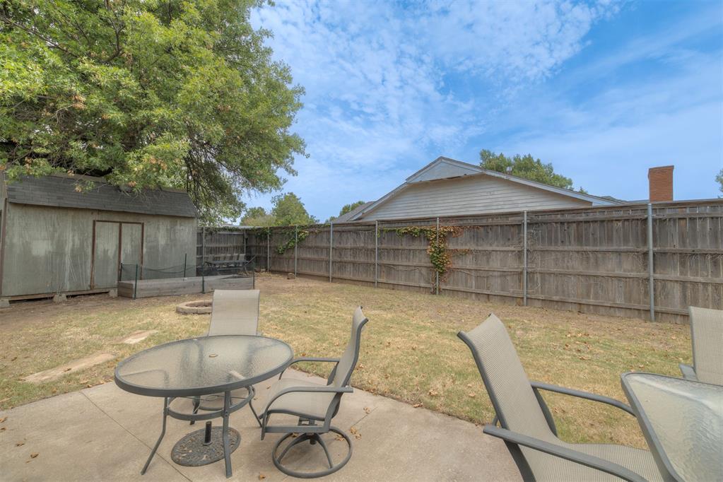 9404 N Lakeshore Drive Property Photo 7