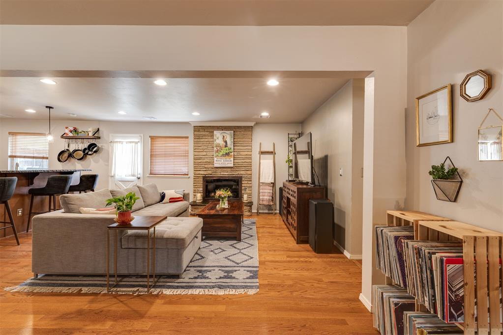 9404 N Lakeshore Drive Property Photo 11