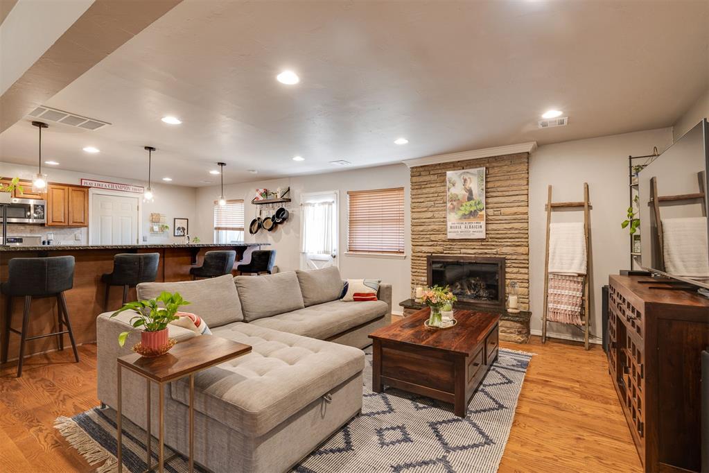 9404 N Lakeshore Drive Property Photo 13