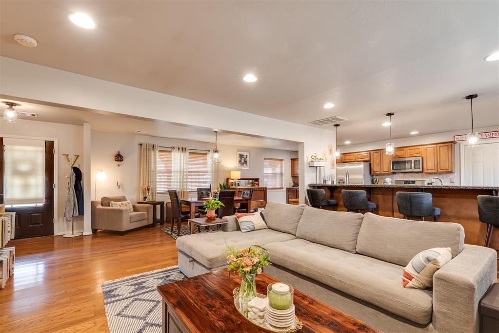 9404 N Lakeshore Drive Property Photo 19