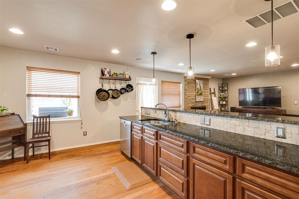 9404 N Lakeshore Drive Property Photo 26