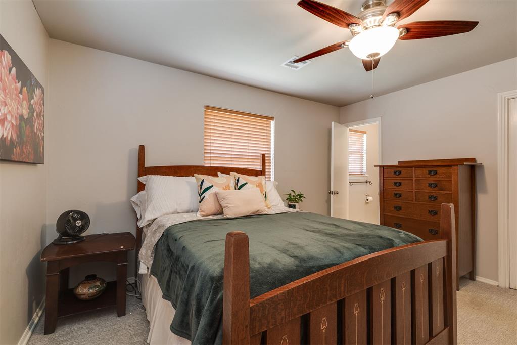 9404 N Lakeshore Drive Property Photo 32
