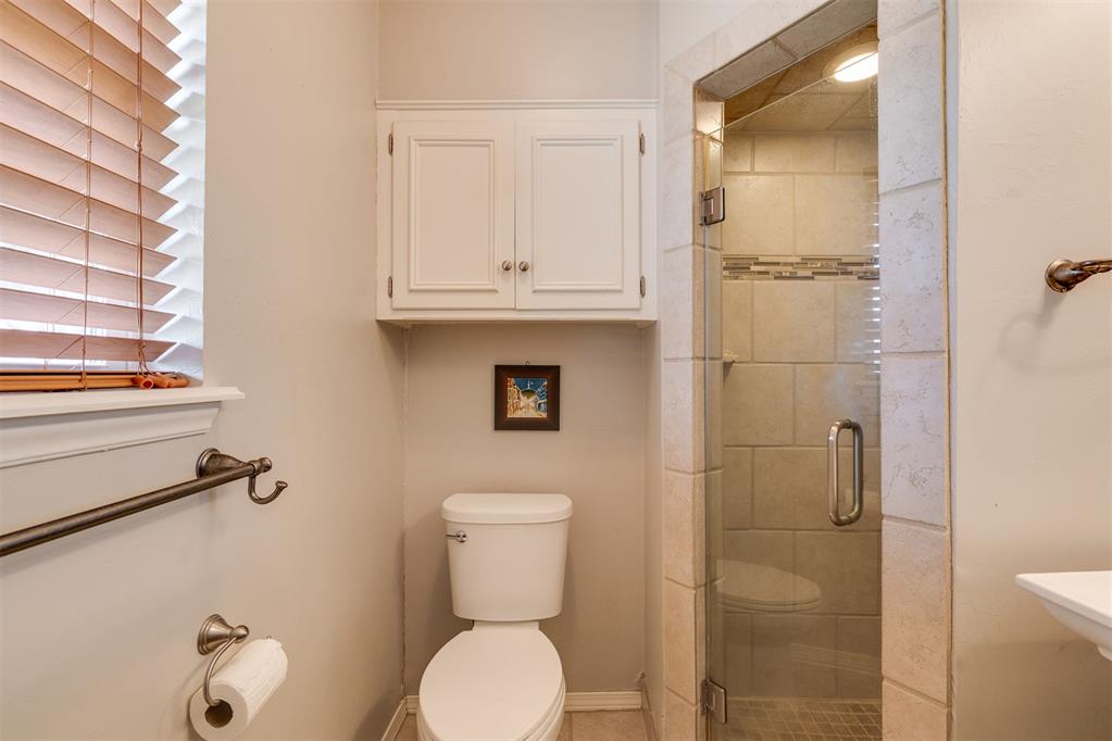 9404 N Lakeshore Drive Property Photo 34
