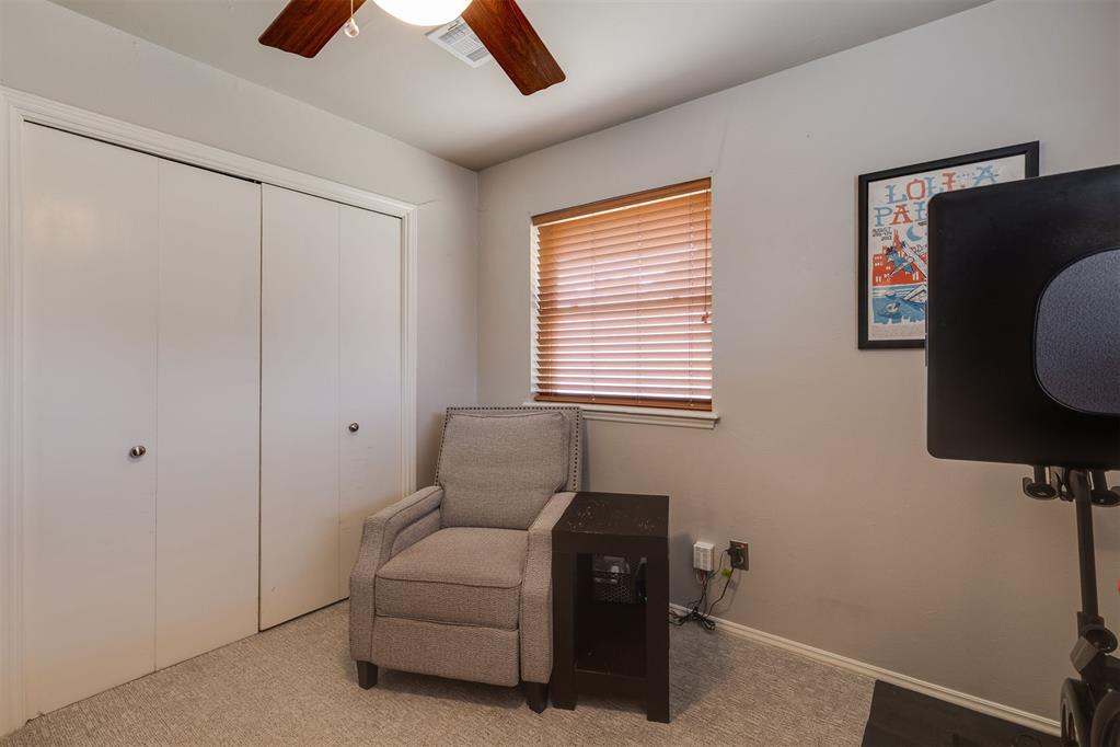 9404 N Lakeshore Drive Property Photo 37