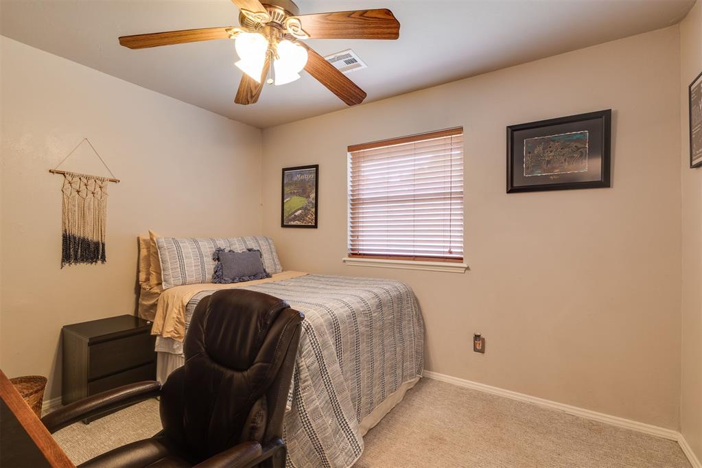 9404 N Lakeshore Drive Property Photo 38