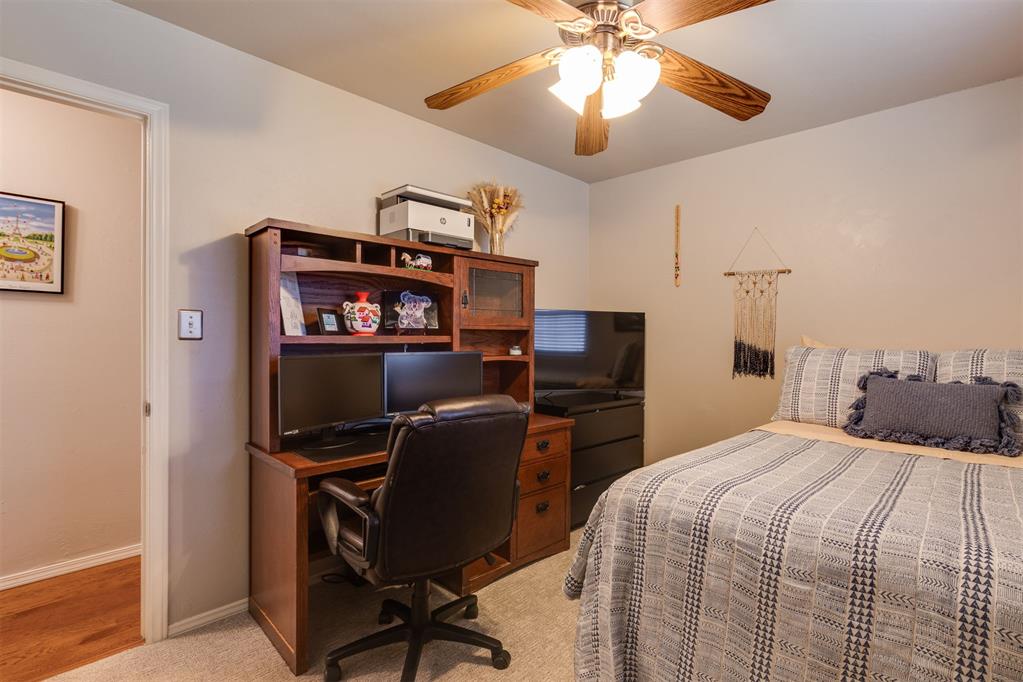 9404 N Lakeshore Drive Property Photo 39