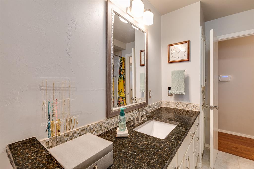 9404 N Lakeshore Drive Property Photo 42