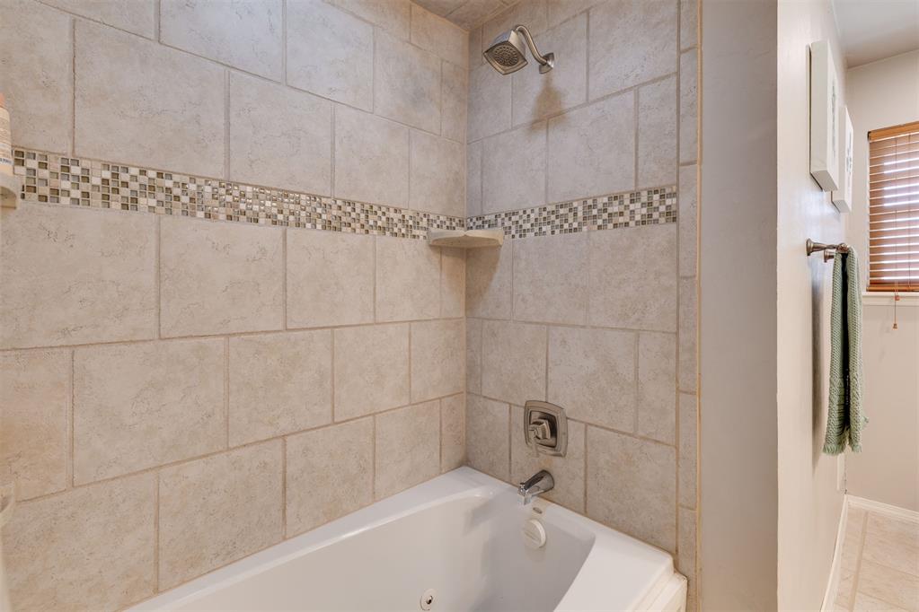 9404 N Lakeshore Drive Property Photo 43