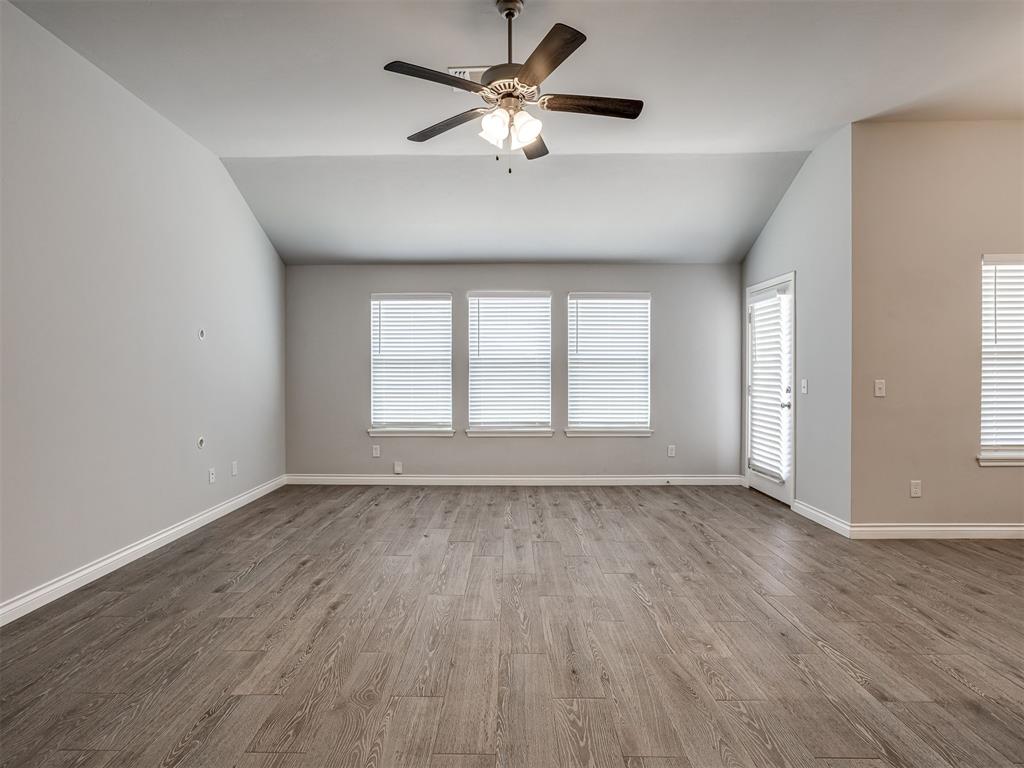 612 Blue Fish Court Property Photo 6