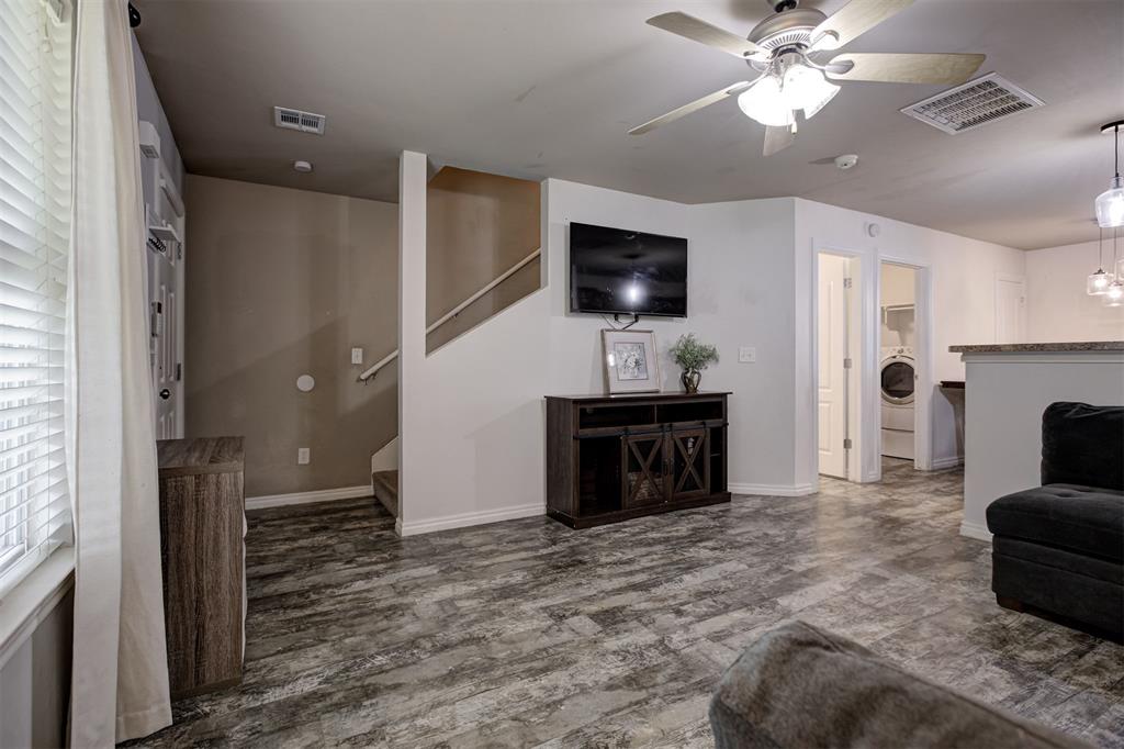 6040 Johnnie Terrace Property Photo 8