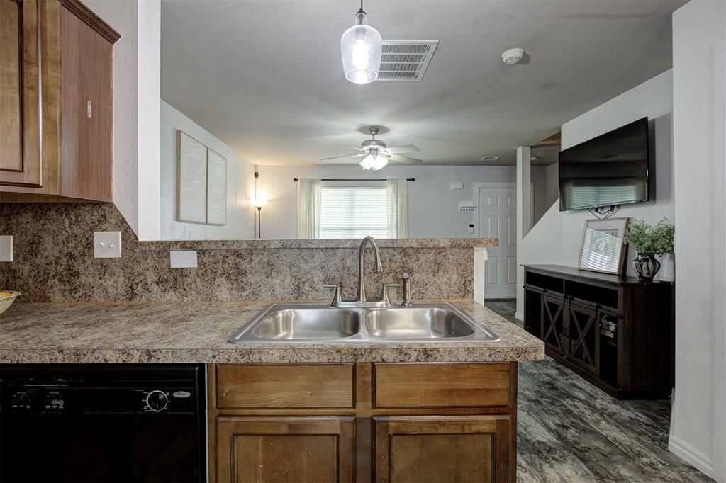 6040 Johnnie Terrace Property Photo 14