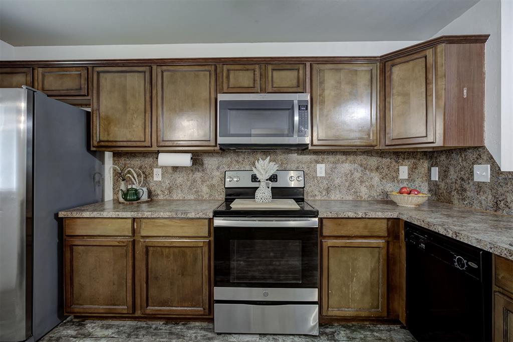 6040 Johnnie Terrace Property Photo 15