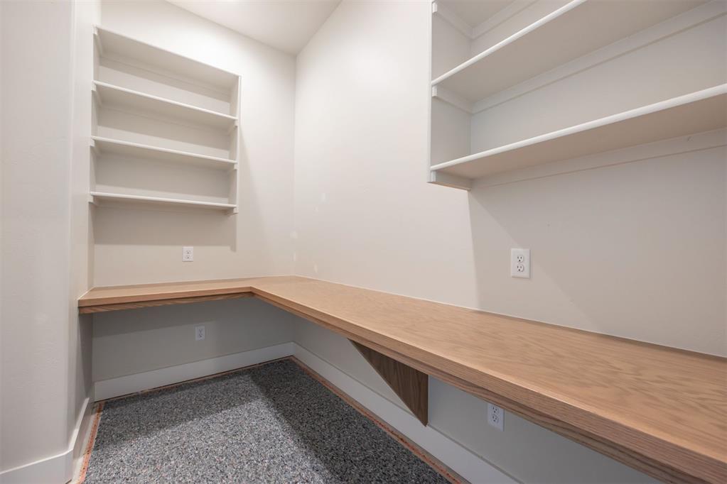 2920 Edgefield Lane Property Photo 22