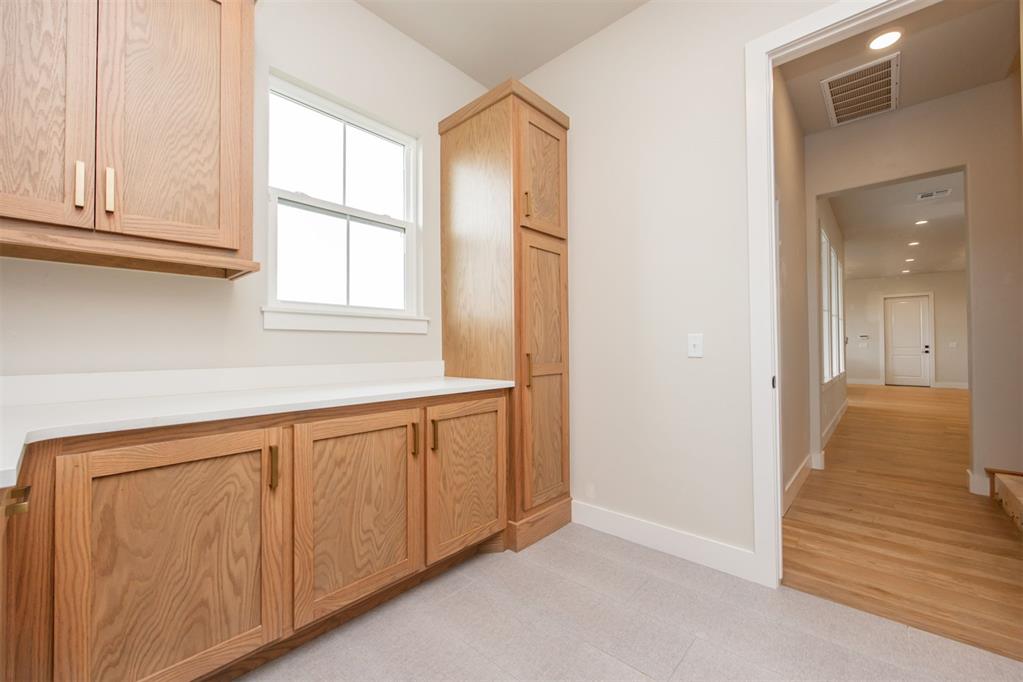 2920 Edgefield Lane Property Photo 33