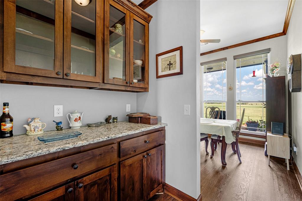 1243216 Property Photo 9