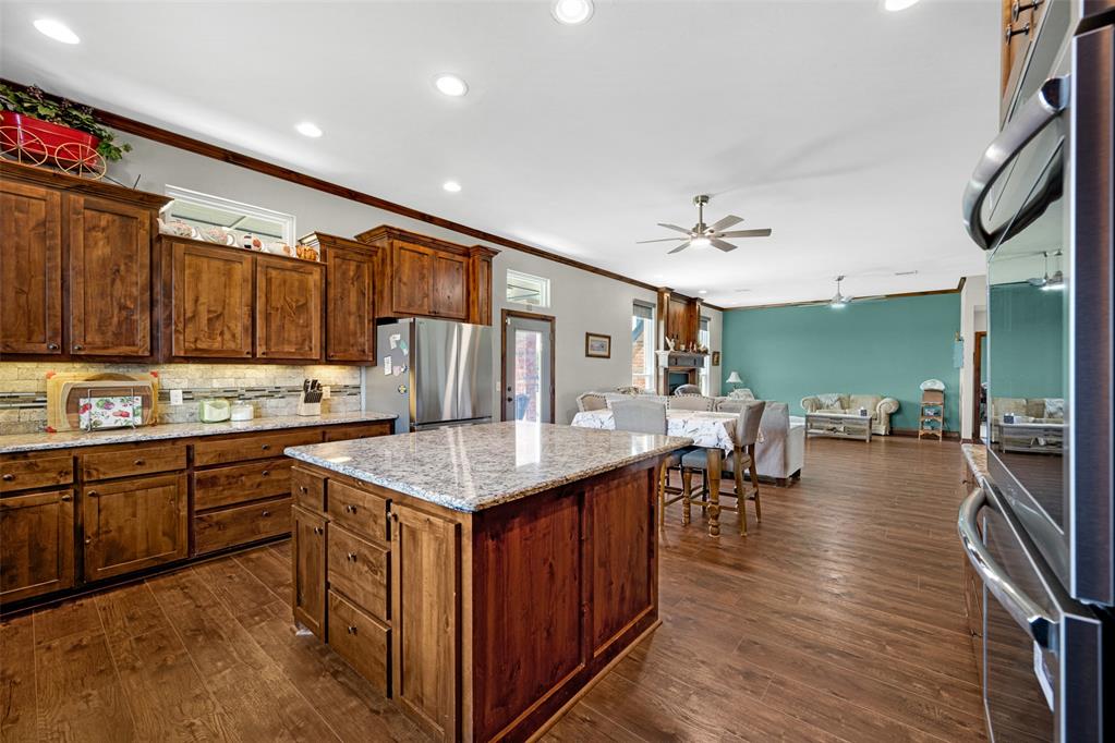 1243216 Property Photo 13
