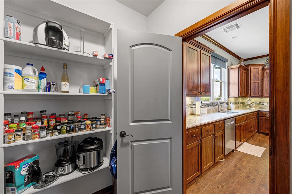 1243216 Property Photo 16