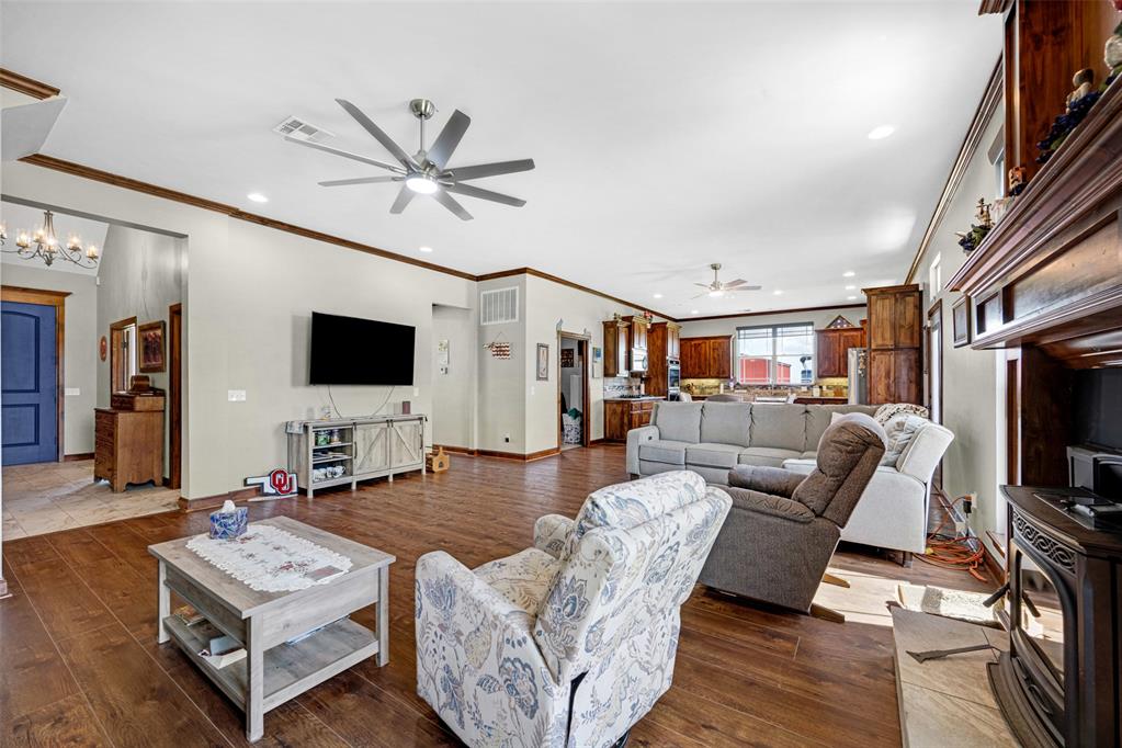 1243216 Property Photo 19
