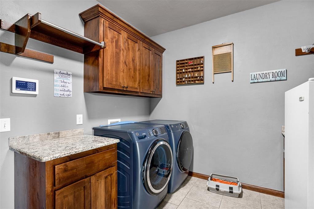 1243216 Property Photo 23
