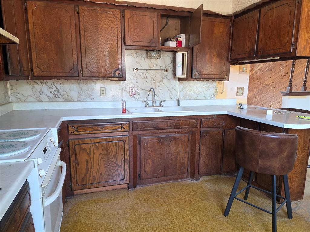 1402 County Road 1270 Property Photo 6
