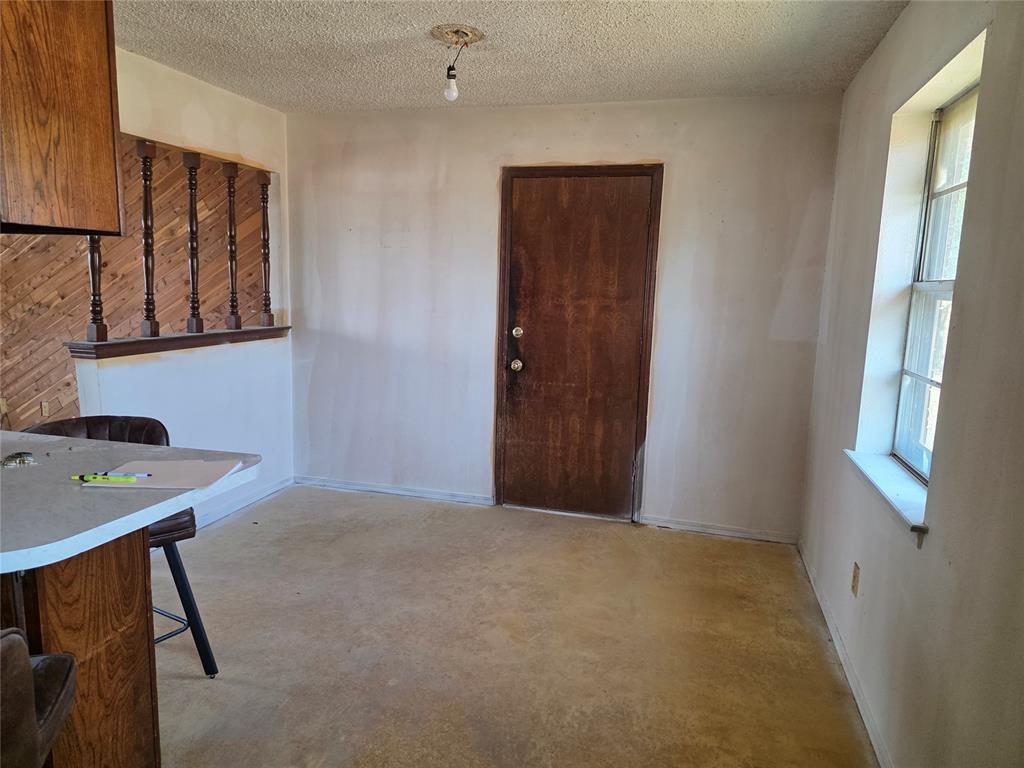 1402 County Road 1270 Property Photo 7