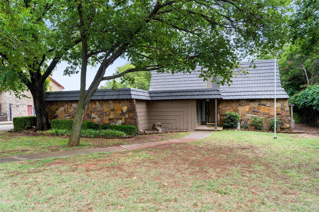 2940 Browne Stone Road Property Photo 4