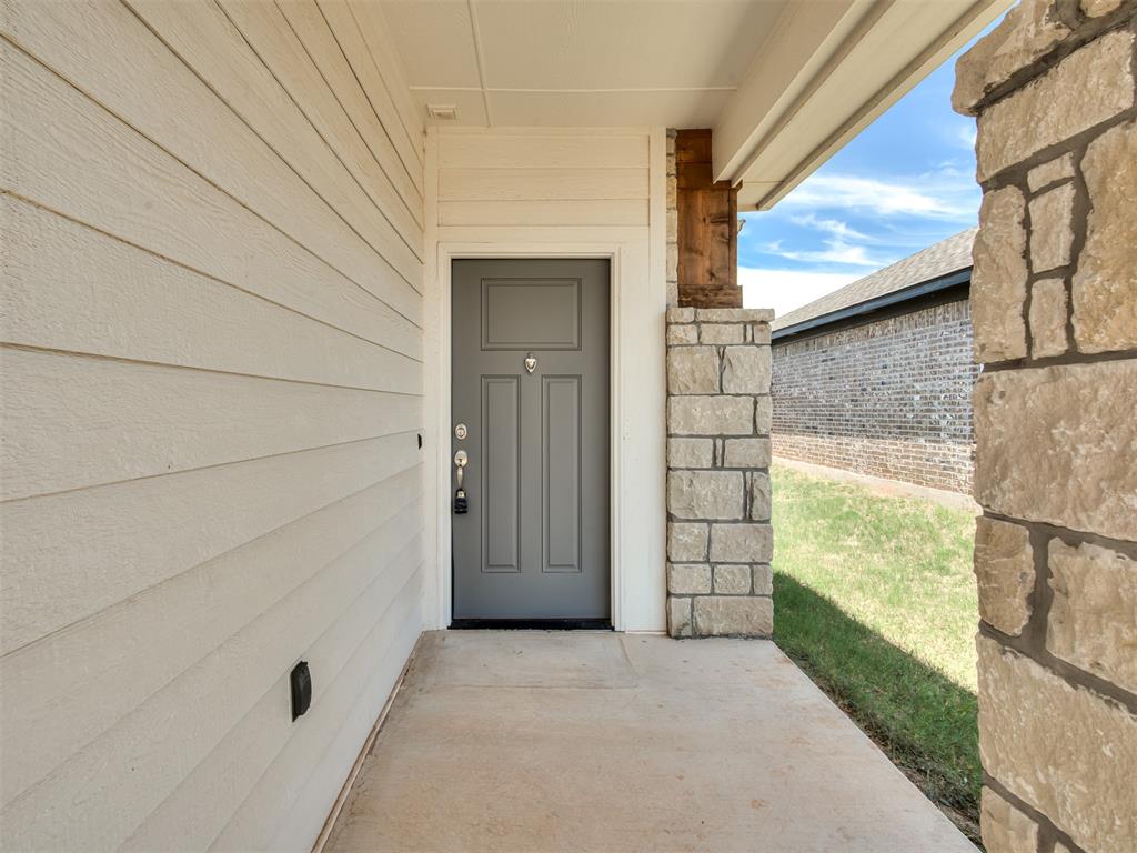 611 Red Cedar Way Property Photo 2