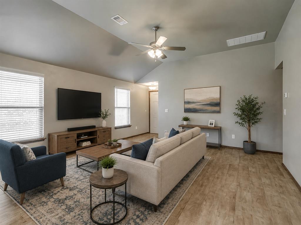 611 Red Cedar Way Property Photo 4
