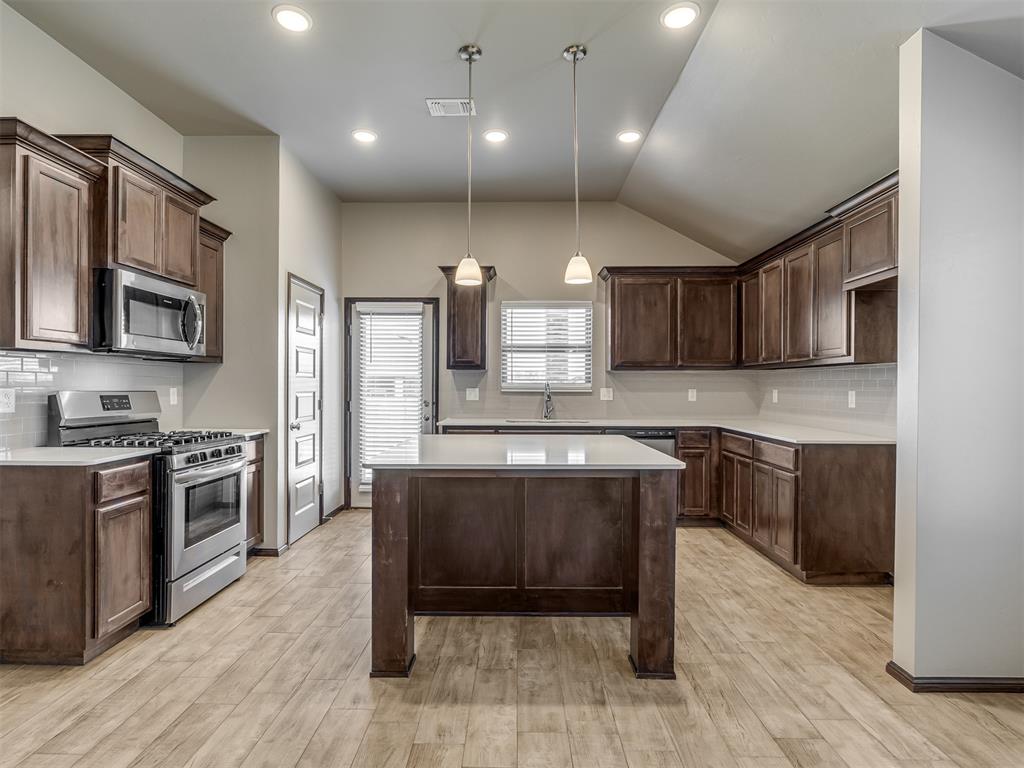 611 Red Cedar Way Property Photo 19