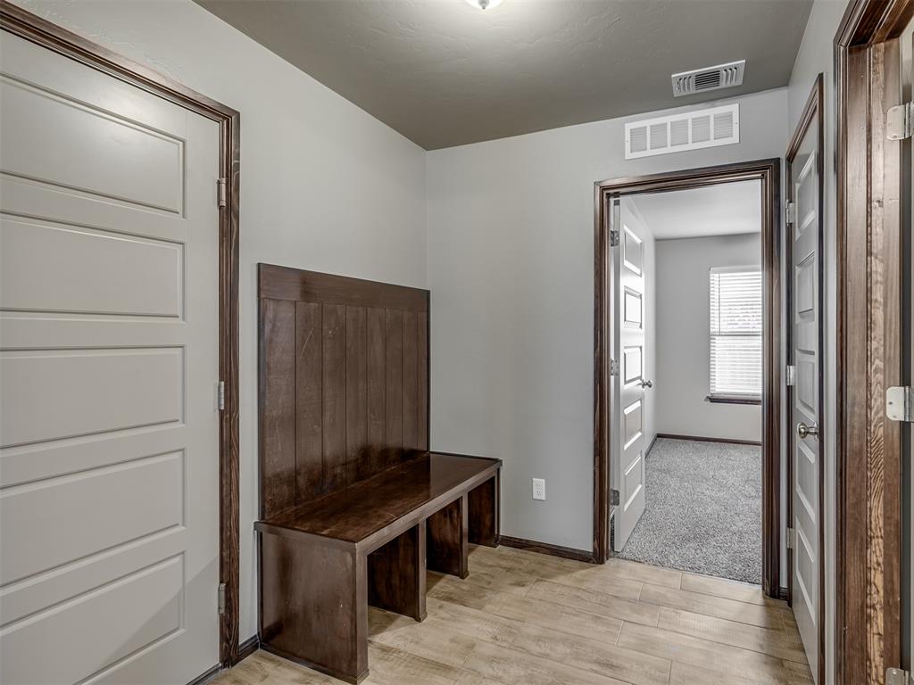 611 Red Cedar Way Property Photo 31