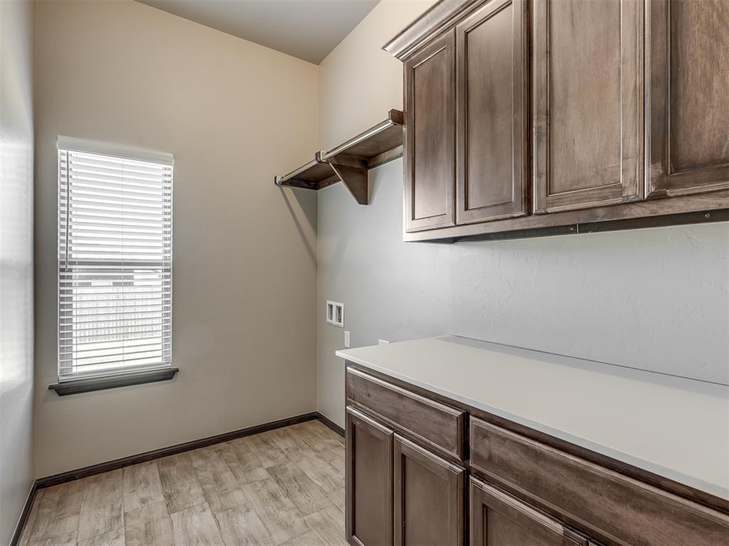 611 Red Cedar Way Property Photo 37