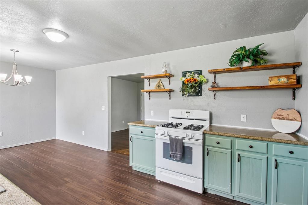804 N Santa Fe Avenue Property Photo 2