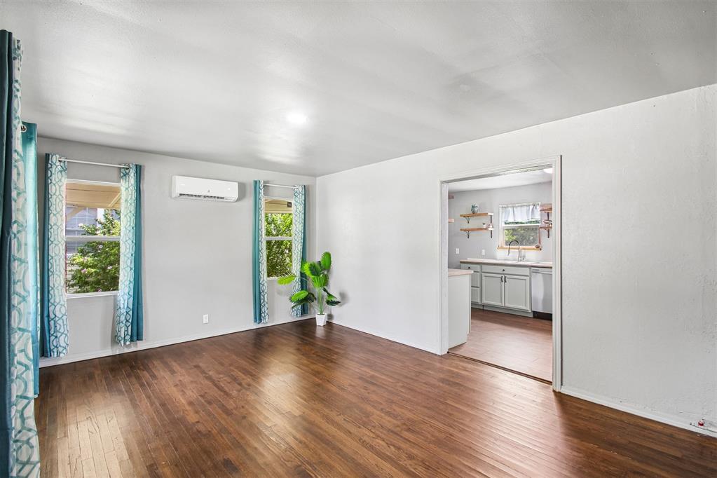 804 N Santa Fe Avenue Property Photo 8