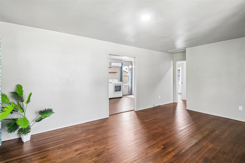 804 N Santa Fe Avenue Property Photo 9