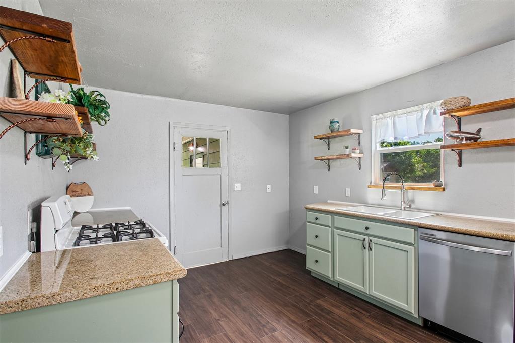 804 N Santa Fe Avenue Property Photo 15